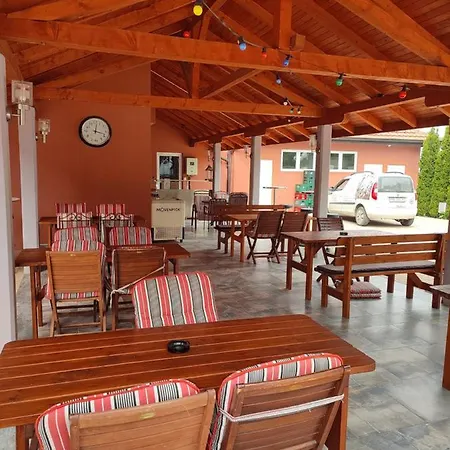 Vrabac Отель типа 