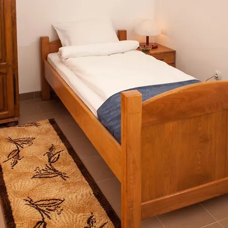 Vrabac Отель типа 